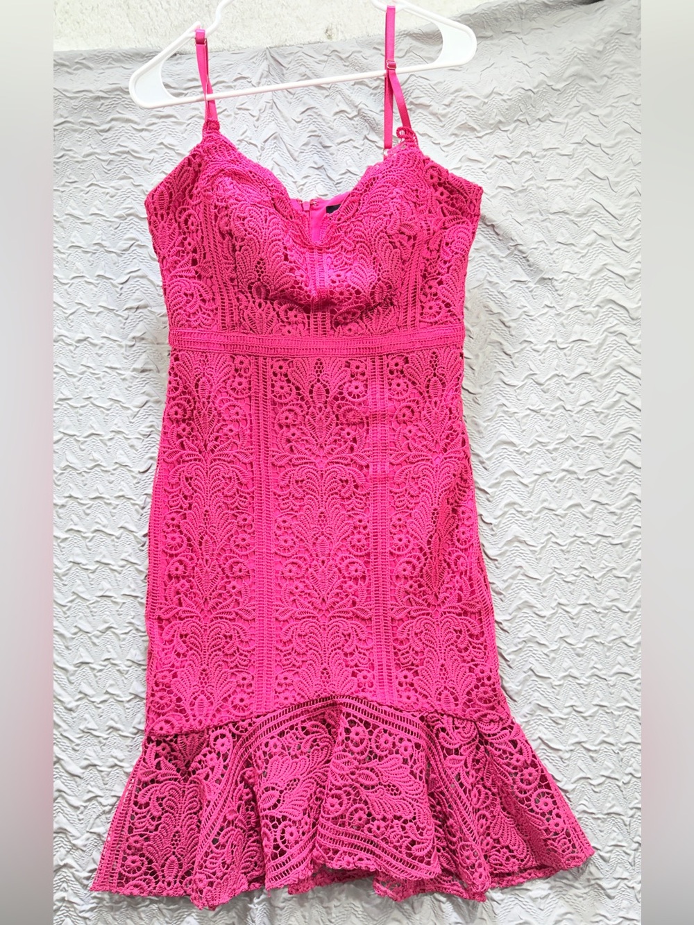 GUESS Hot Pink Floral Lace Mermaid Midi Dress Sweetheart Ruffle Hem Size 12 - Picture 1 of 10